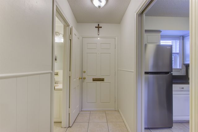 1387 Roaring Springs Road, Fort Worth, TX 76114