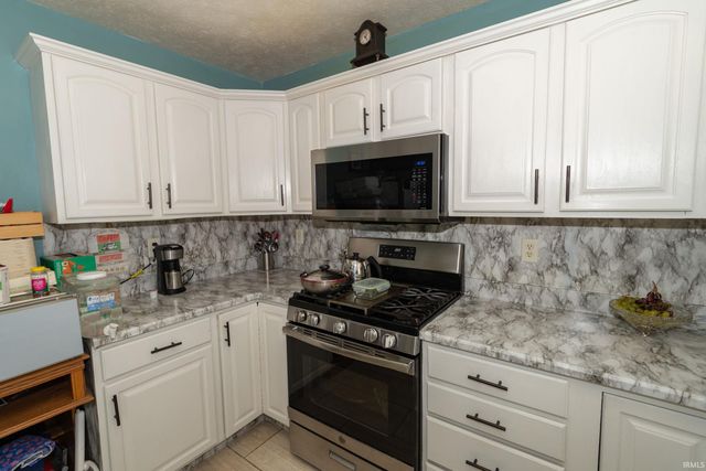 1008 Colonial Manor Drive, Goshen, IN 46526
