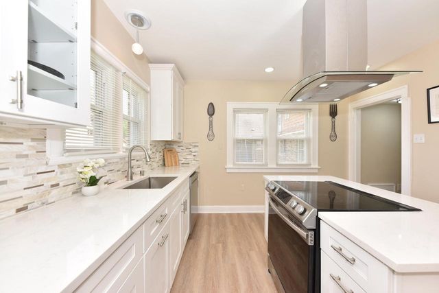 4306 N 21st STREET, Milwaukee, WI 53209