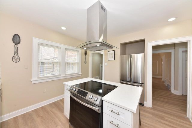 4306 N 21st STREET, Milwaukee, WI 53209