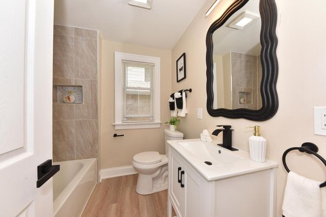 4306 N 21st STREET, Milwaukee, WI 53209
