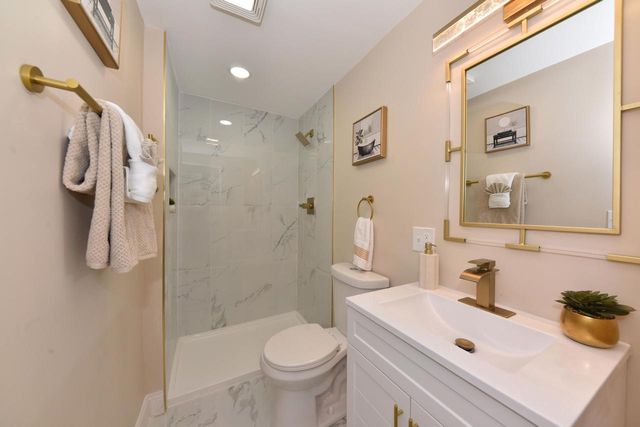 4306 N 21st STREET, Milwaukee, WI 53209