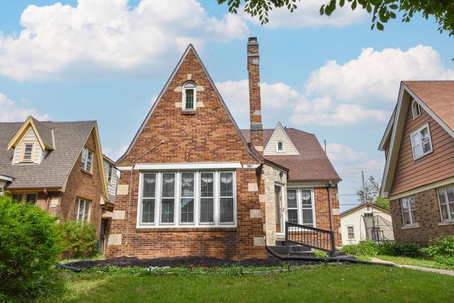 4306 N 21st STREET, Milwaukee, WI 53209