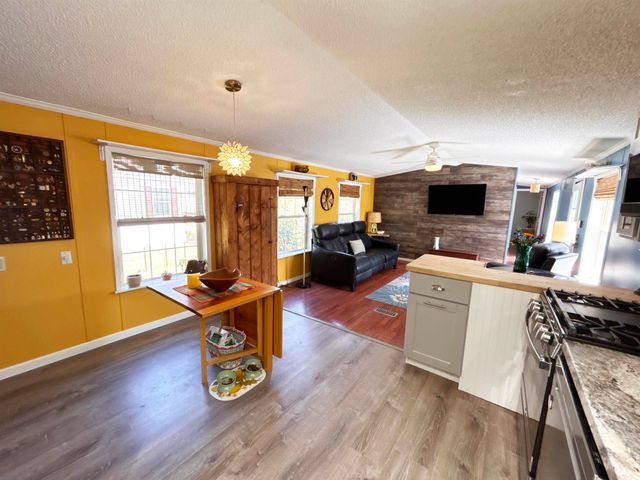 50 Hilton Avenue, Exeter, NH 03833