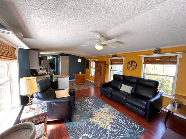 50 Hilton Avenue, Exeter, NH 03833