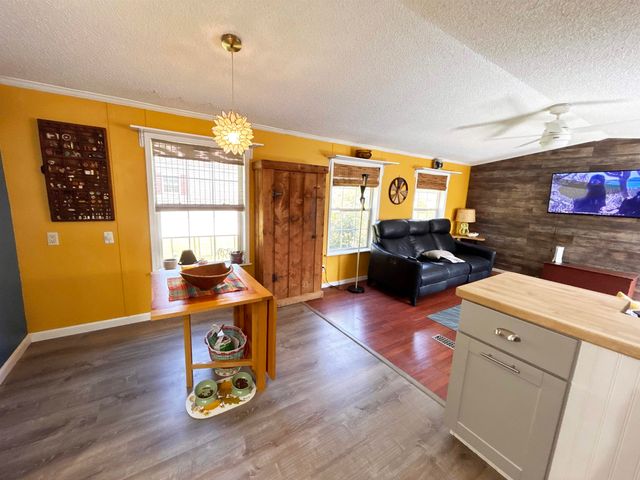 50 Hilton Avenue, Exeter, NH 03833