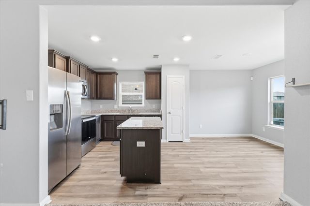 107 Bandana Circle, Newark, TX 76071