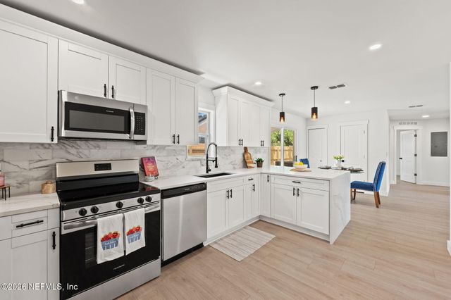 222 7TH Street S, Jacksonville Beach, FL 32250