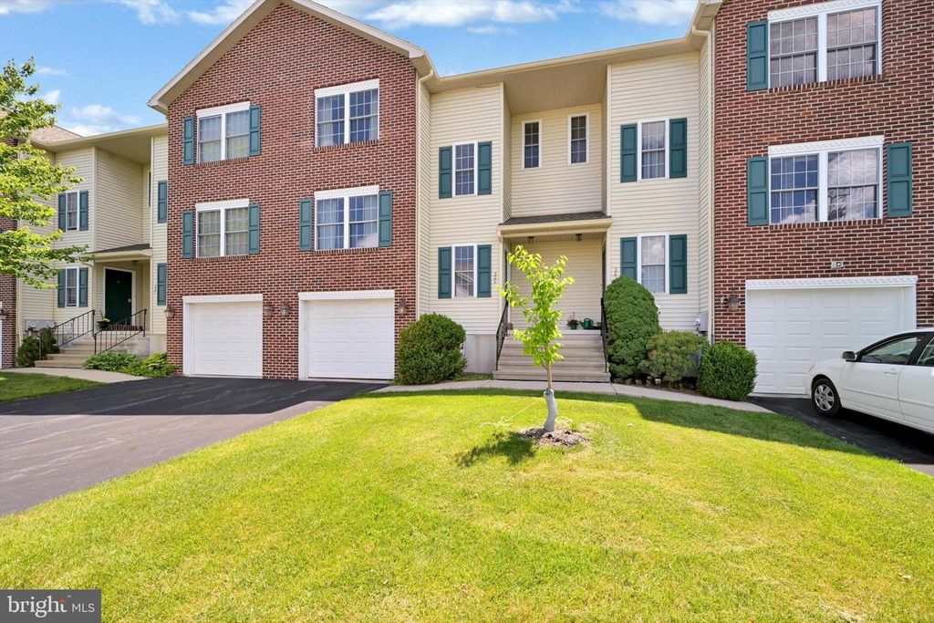 526 LANTERN GREEN WAY, Orwigsburg, PA 17961