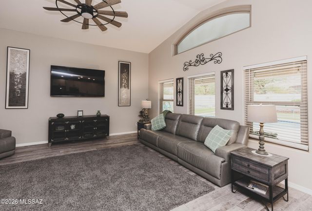 6707 W Calle Valerio, Tucson, AZ 85743