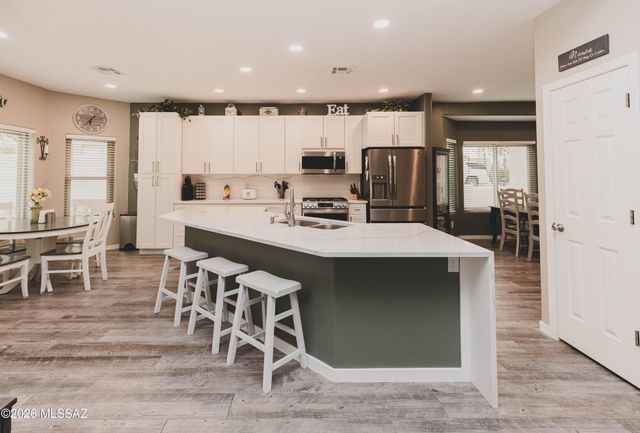 6707 W Calle Valerio, Tucson, AZ 85743