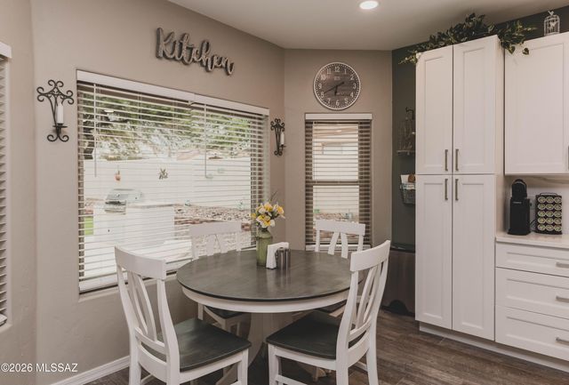 6707 W Calle Valerio, Tucson, AZ 85743
