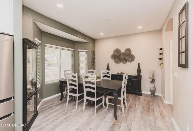 6707 W Calle Valerio, Tucson, AZ 85743