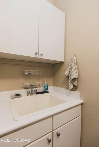 6707 W Calle Valerio, Tucson, AZ 85743