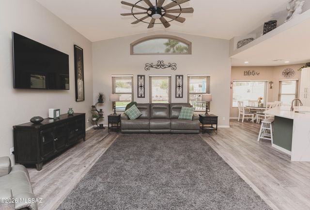 6707 W Calle Valerio, Tucson, AZ 85743