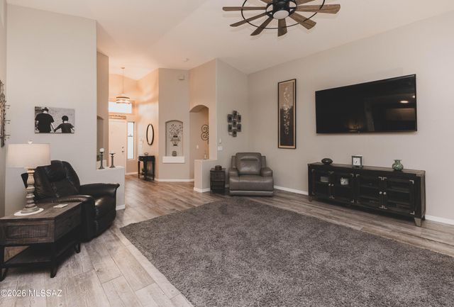 6707 W Calle Valerio, Tucson, AZ 85743