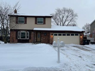 22043 Hillcrest Court, Trenton, MI 48183