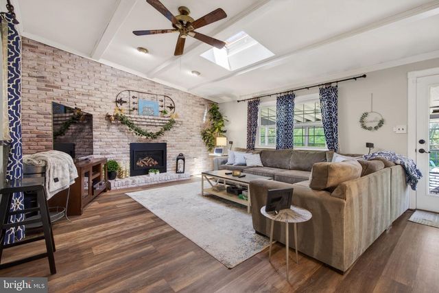 33 ERINDALE DR, Marlton, NJ 08053