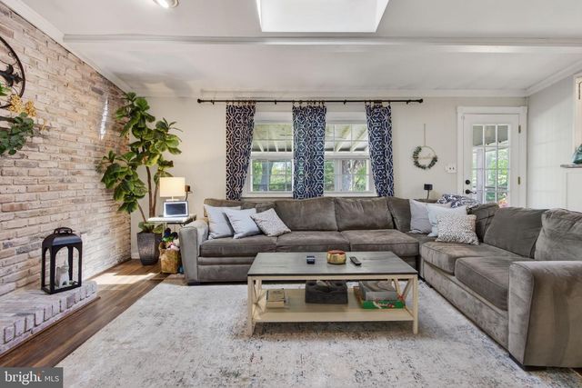 33 ERINDALE DR, Marlton, NJ 08053