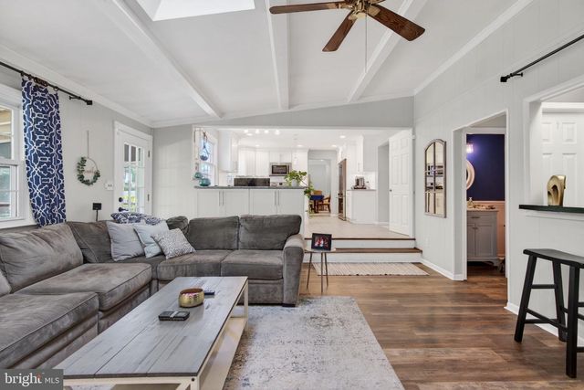 33 ERINDALE DR, Marlton, NJ 08053