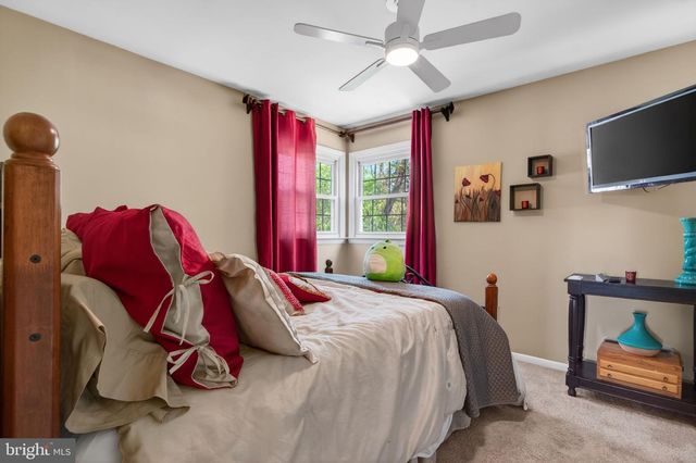 33 ERINDALE DR, Marlton, NJ 08053