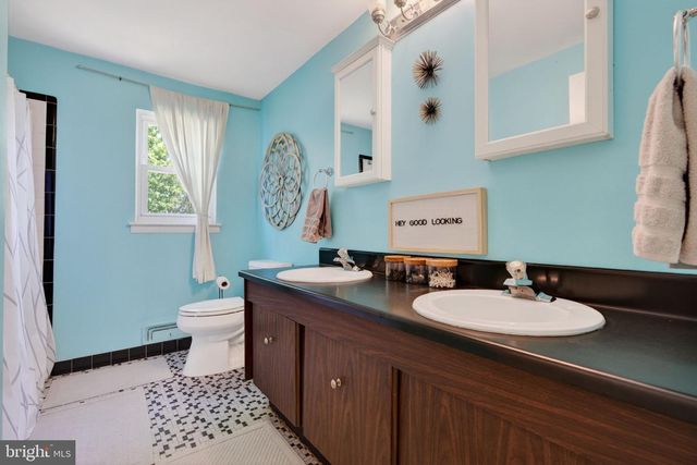 33 ERINDALE DR, Marlton, NJ 08053