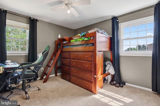 33 ERINDALE DR, Marlton, NJ 08053