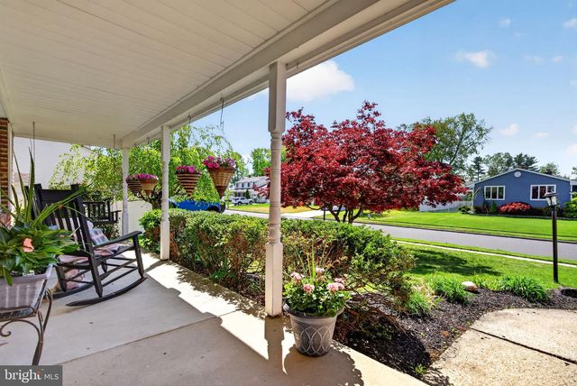 33 ERINDALE DR, Marlton, NJ 08053