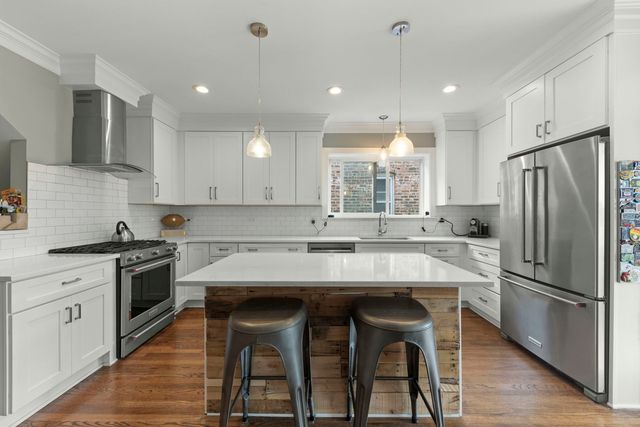 2416 Elmwood Avenue, Berwyn, IL 60402