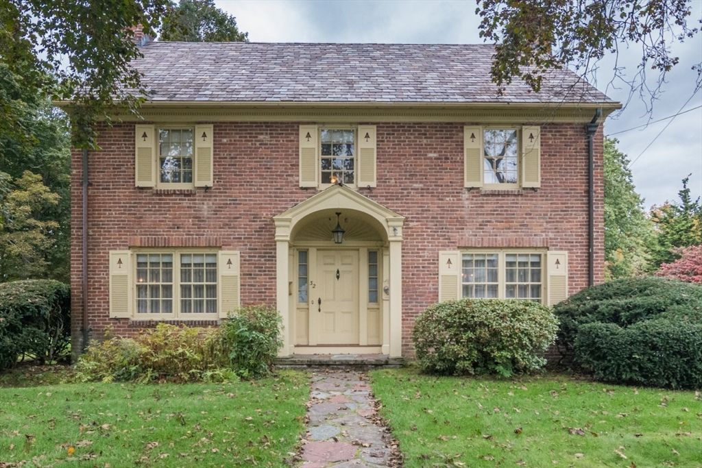 32 Longview Dr, Longmeadow, MA 01106