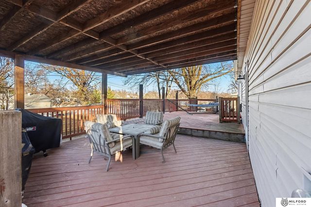 7544 Olive Avenue, La Vista, NE 68128