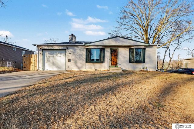 7544 Olive Avenue, La Vista, NE 68128