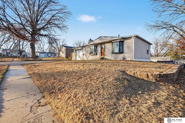 7544 Olive Avenue, La Vista, NE 68128