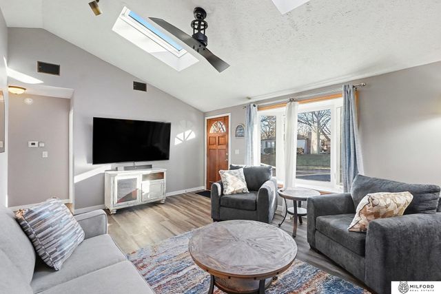 7544 Olive Avenue, La Vista, NE 68128