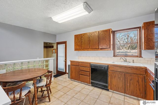 7544 Olive Avenue, La Vista, NE 68128