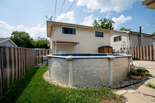 16805 Hilltop Avenue, Orland Hills, IL 60487