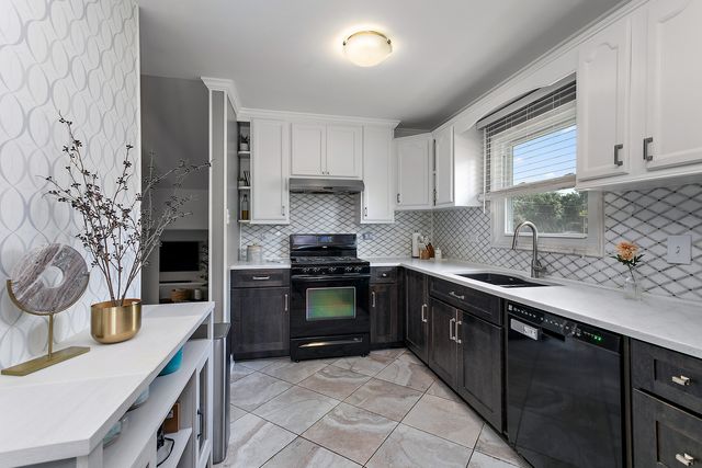 16805 Hilltop Avenue, Orland Hills, IL 60487