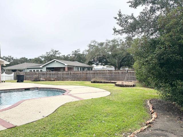 110 Sherman St, Houma, LA 70360