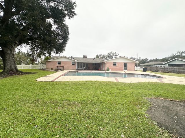110 Sherman St, Houma, LA 70360