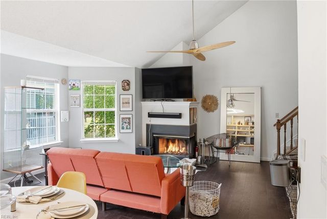 1377 Ivywood RD, Virginia Beach, VA 23453