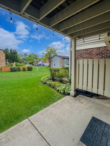 1540 Heather Court C1, Wheeling, IL 60090