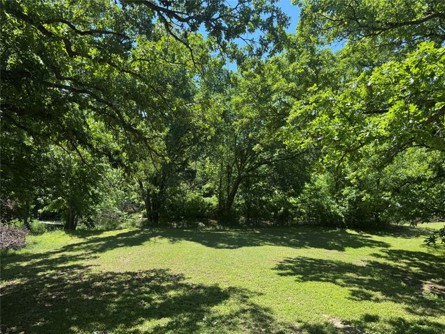 1135 Ira Ward Lane, Gainesville, TX 76240
