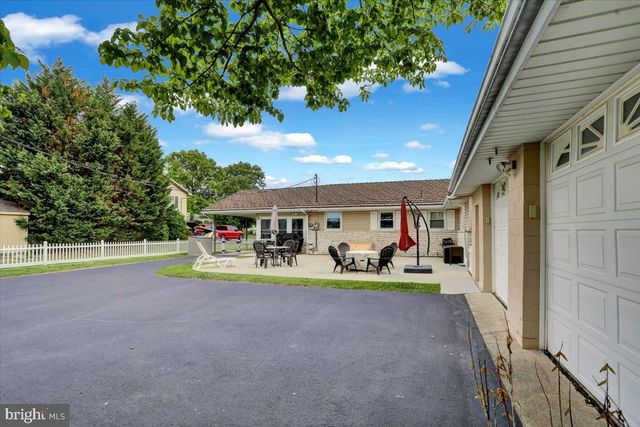 513 FLORET AVE, Reading, PA 19605