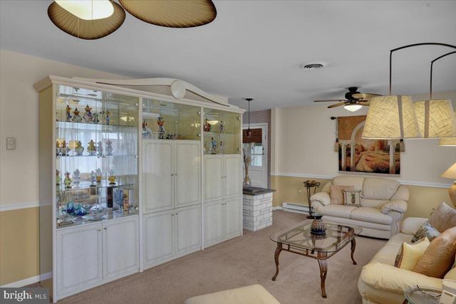 513 FLORET AVE, Reading, PA 19605