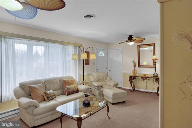 513 FLORET AVE, Reading, PA 19605