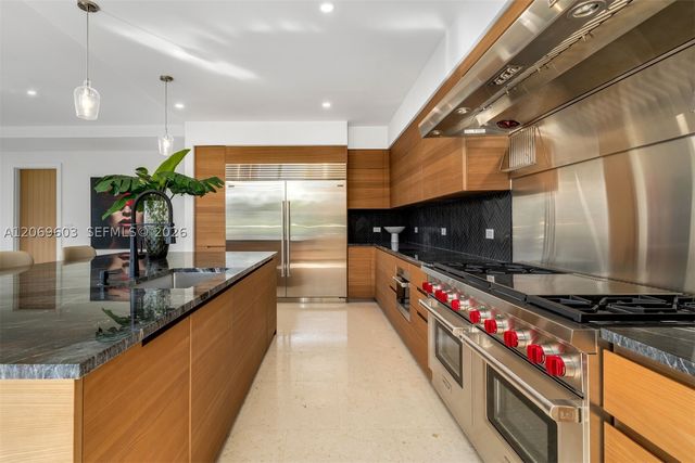 3581 E Glencoe St 302, Miami, FL 33133