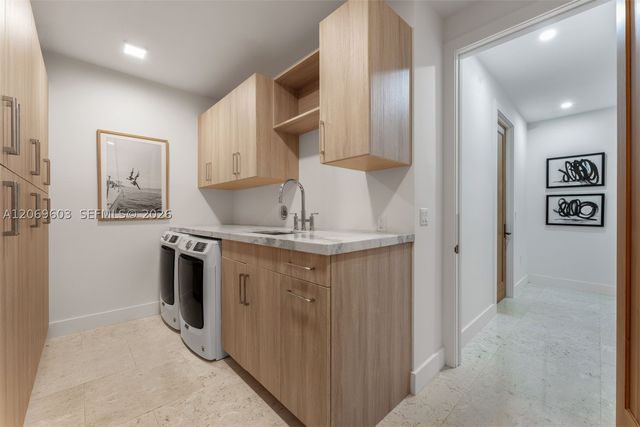 3581 E Glencoe St 302, Miami, FL 33133