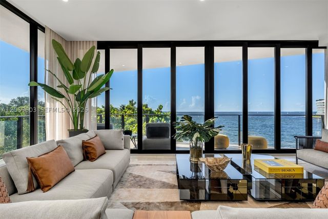3581 E Glencoe St 302, Miami, FL 33133