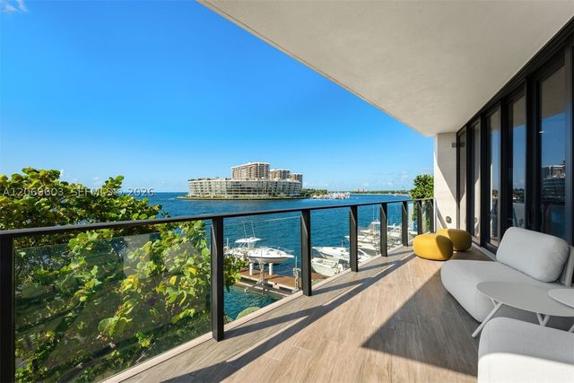 3581 E Glencoe St 302, Miami, FL 33133