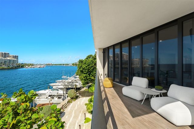 3581 E Glencoe St 302, Miami, FL 33133